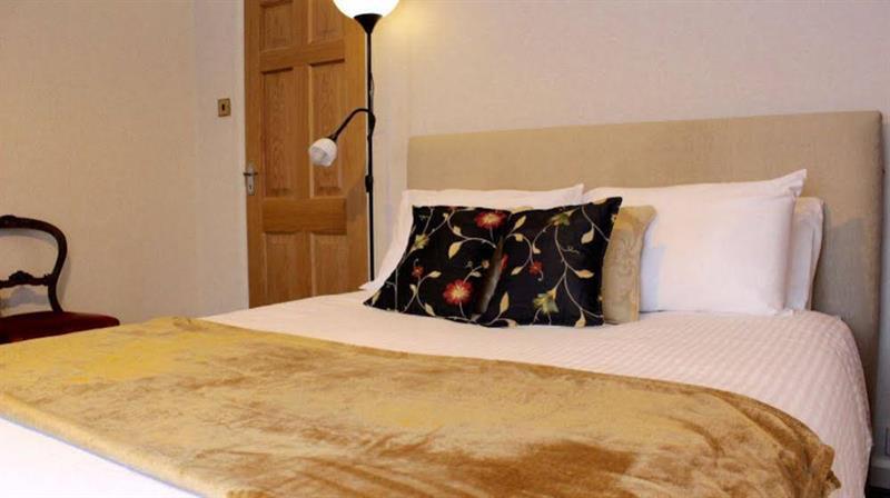 Oyo Vale Lodge Windsor Ngoại thất bức ảnh